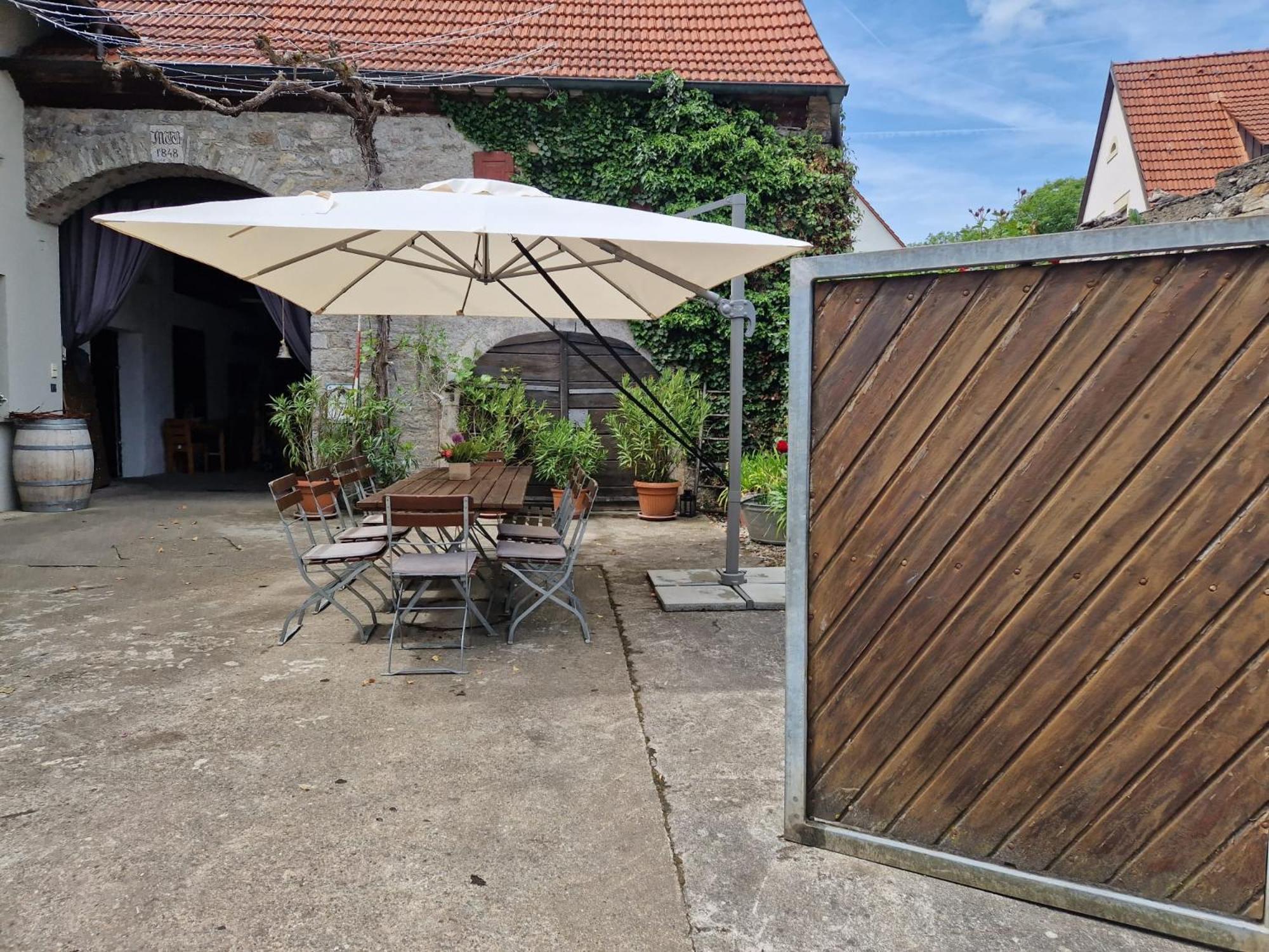 Weingut Knauer Apartment Детелбах Екстериор снимка